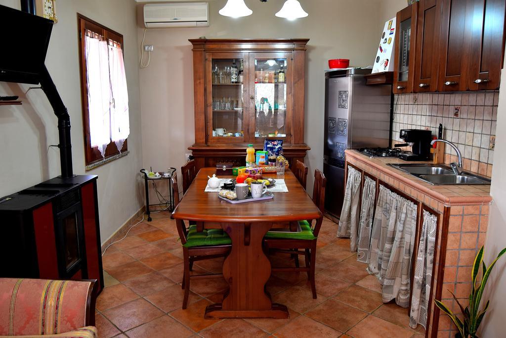 Mi Casa Es Tu Casa 79 Bed & Breakfast Portoscuso Dış mekan fotoğraf